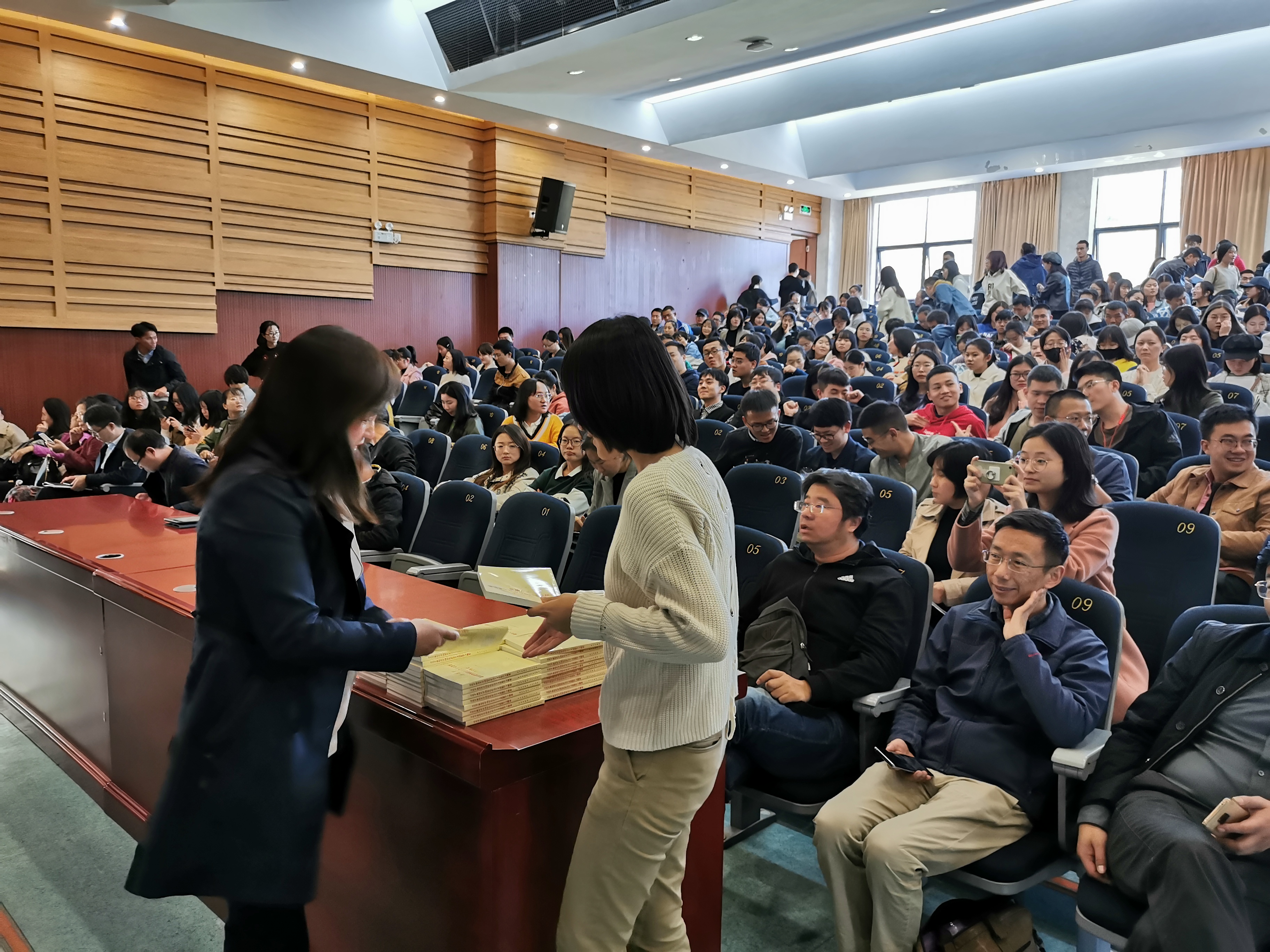 撰稿:李杰兵                    摄影